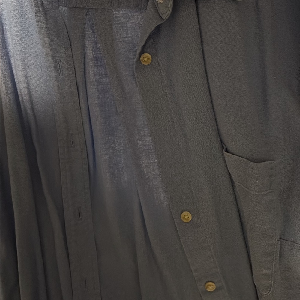 Universal Thread Button Down Size XXL - Picture 4 of 5